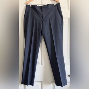 NWT Express Men's Dark Gray Dress Pants
Size 33x30